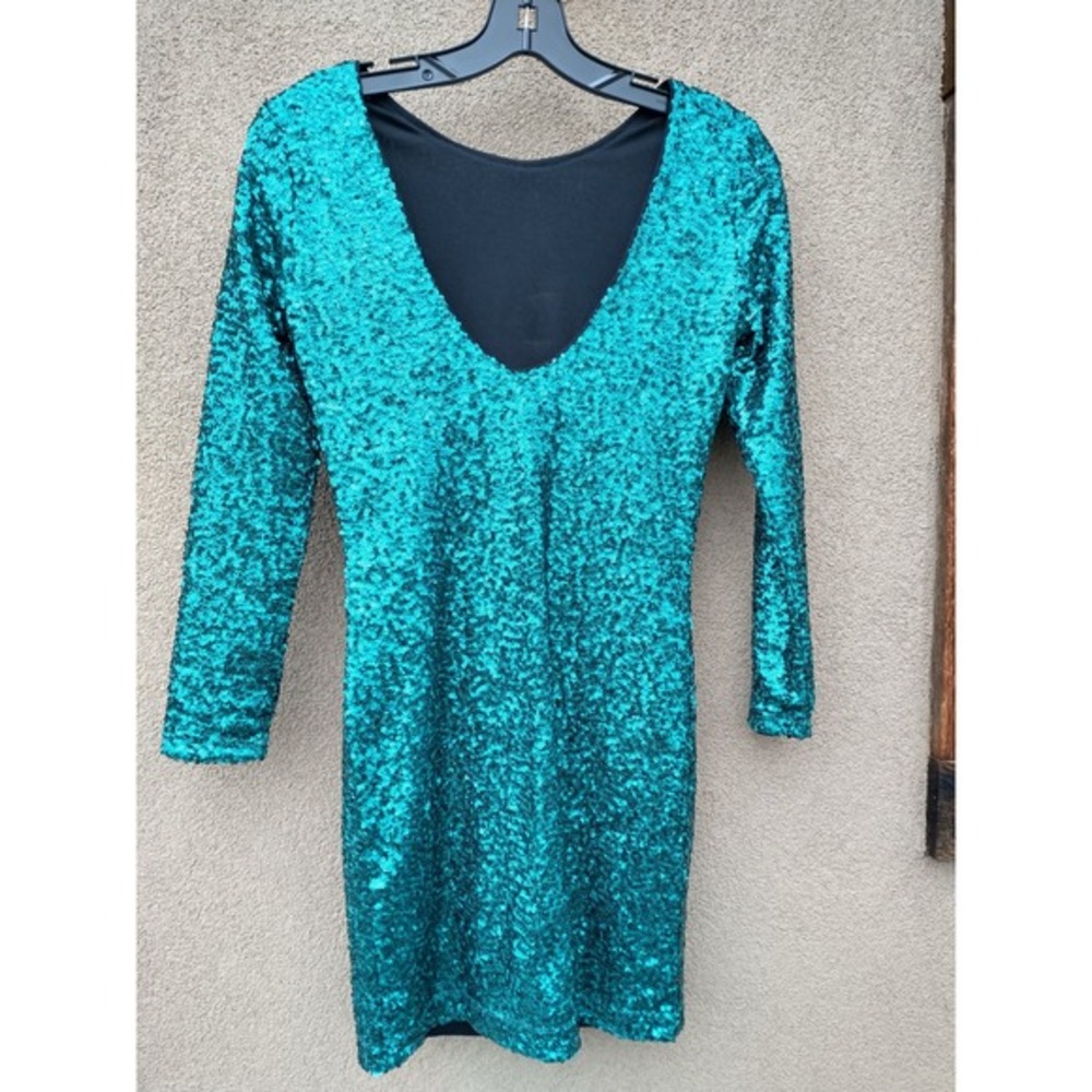Festive‎ & Vibrant H&M Divided Green Sequin Mini Dress Women Size 6